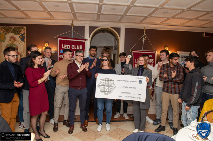 Un assegno da 4mila euro dai Leo per le squadre speciali della Leonessa