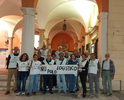 Lettere a Babbo Natale contro il nuovo Polo