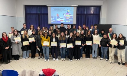 Palazzolo premia gli studenti meritevoli: "L'istruzione è uno strumento di crescita"