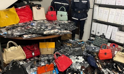 Sequestrati oltre 1.200 articoli di abbigliamento, violazioni per 60mila euro