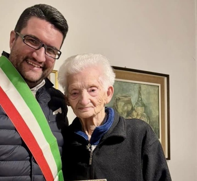 Ines compie 100 anni: gli auguri del sindaco