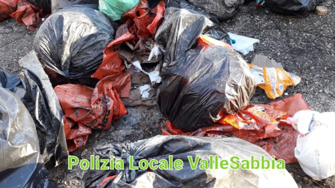 Sabbio Chiese: ditta abbandona rifiuti sul territorio, scatta la denuncia