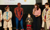 Ambra Angiolini e Spiderman: missione allegria per i piccoli pazienti degli Spedali Civili di Brescia