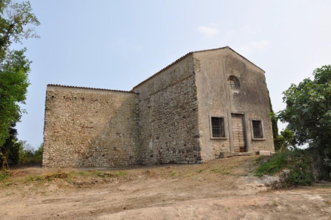 La chiesa di San Sivino è (ufficialmente) della parrocchia di Manerba