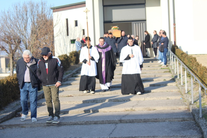 Neo papà sconfitto dalla malattia a soli 33 anni