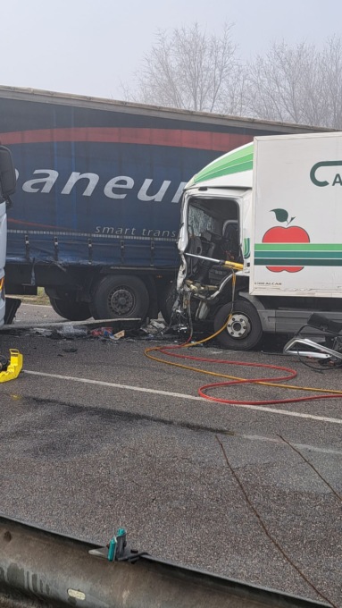 Autoarticolato si scontra contro un furgoncino sulla sp72