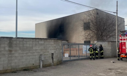 Appiccano il fuoco all’isola ecologica: beccate in meno di 24 ore