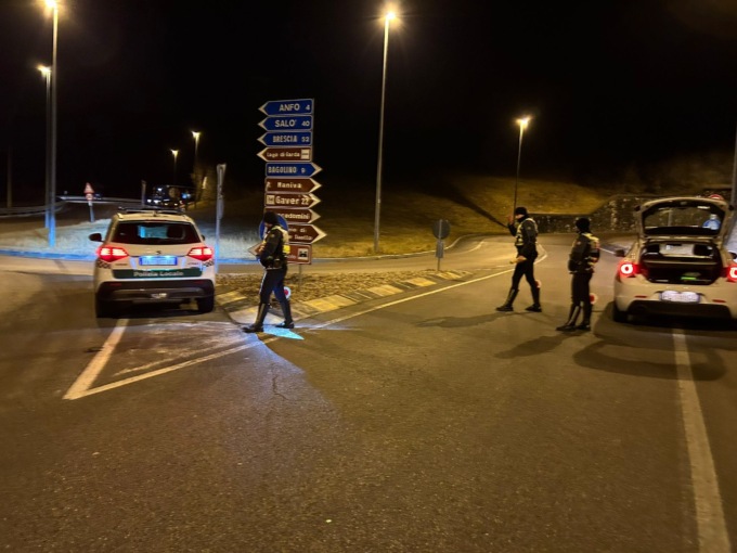 Abuso di alcol: quattro persone identificate, due delle quali al volante