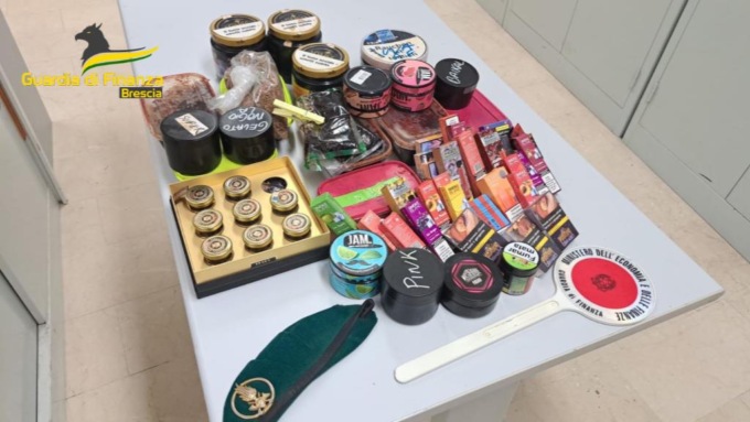 Sequestrati 37 chilogrammi di narghilé di contrabbando, veniva offerto durante aperitivi o a fine pasti