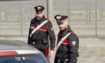 Rubano nelle auto in stazione a Brescia: due arresti