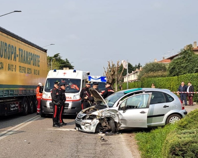 Coccaglio: frontale tra auto e mezzo pesante