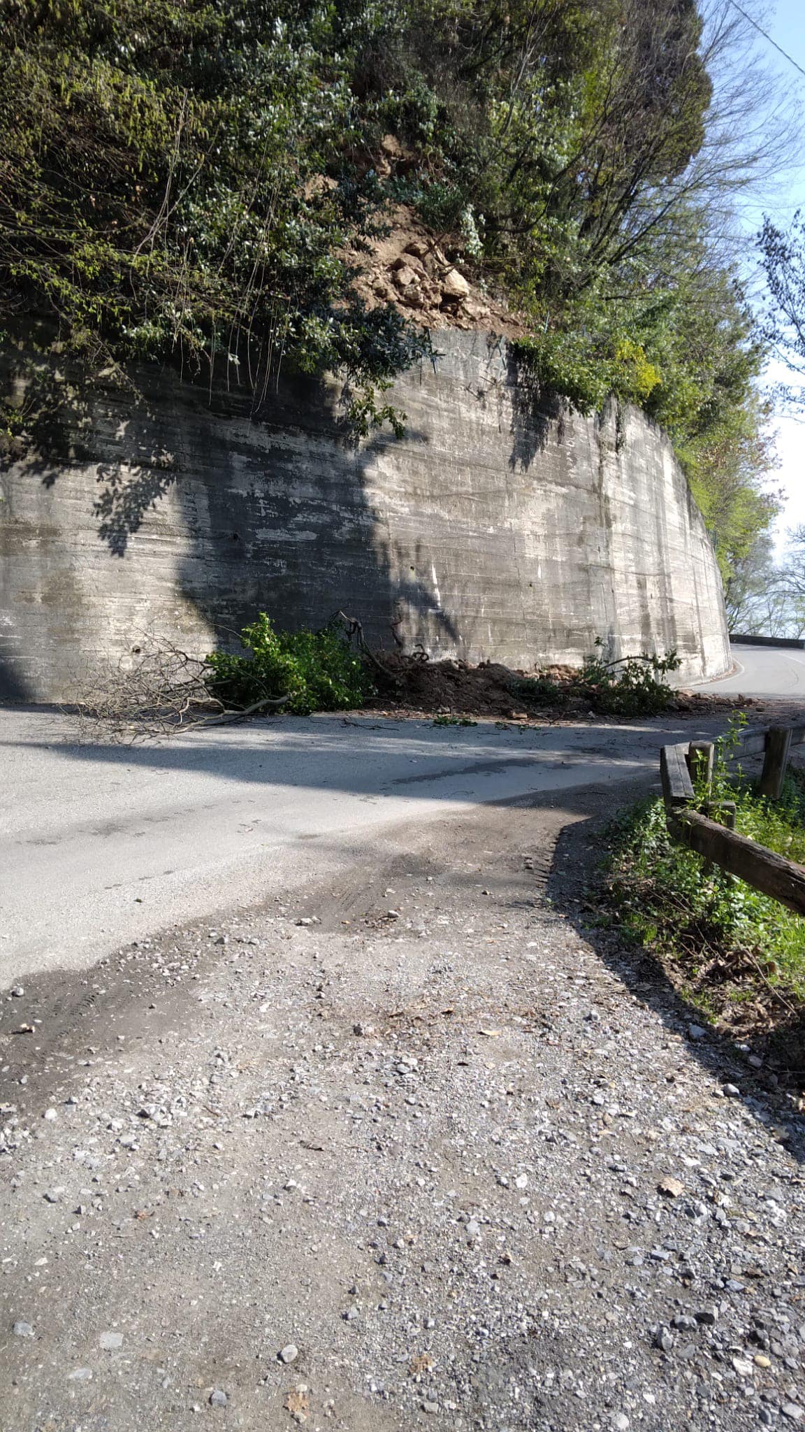 Sp9, altra frana in Alto Garda strada chiusa in entrambi i sensi di