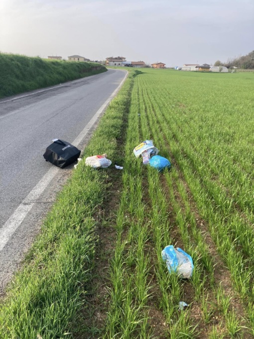 Rifiuti abbandonati, ennesimo caso a Gavardo