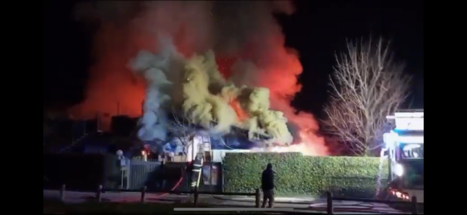 Incendio a San Felice: danni alla pizzeria ma nessun ferito