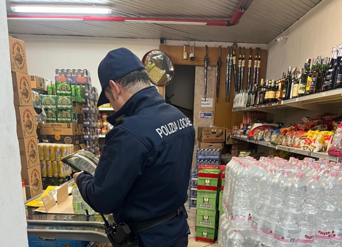 Controlli congiunti Polizia Locale e Guardia di Finanza: sanzionate due attività commerciali a Gavardo