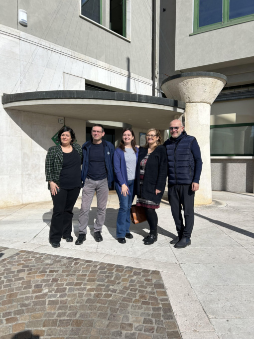 Per ricandidarsi Maestri «sfrutta» stemma comunale e municipio: polemiche