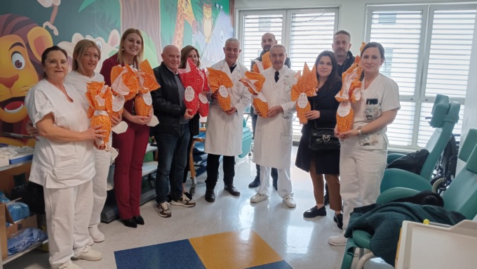 Consegnate le uova di Pasqua alla Pediatria di Chiari