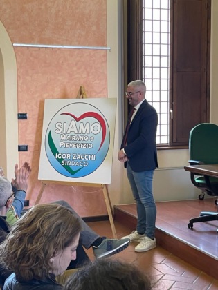 Pievedizio Palazzo Rossignol: Igor Zacchi presenta il simbolo della lista Siamo Mairano e Pievedizio