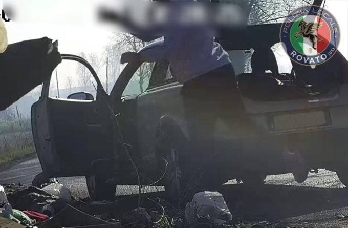 Abbandona 2 metri cubi di rifiuti nelle campagne rovatesi: beccato dalla Polizia Locale