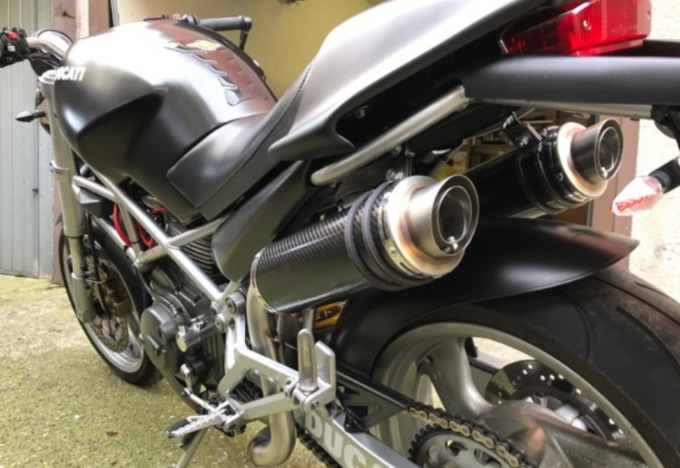 Perché scegliere uno scarico artigianale per la tua ducati monster 900