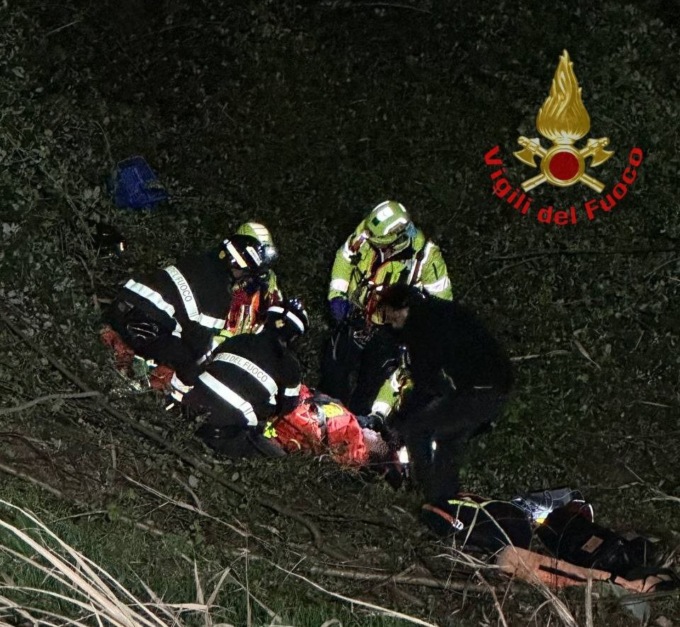 Calvagese della Riviera: 50enne finisce sul fondo di una scarpata a 20 metri dal ciglio della strada