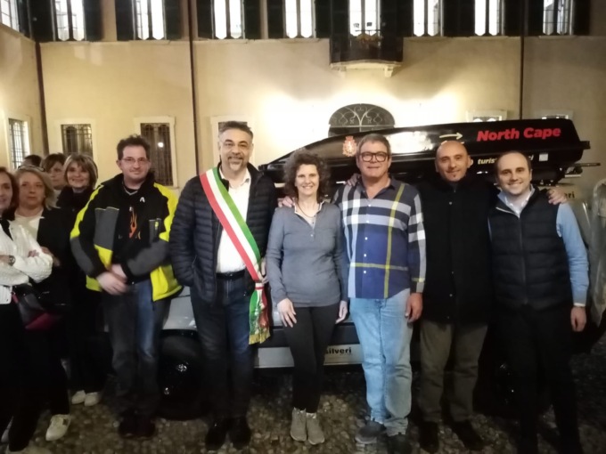 I turisti selvatici in partenza per Capo Nord