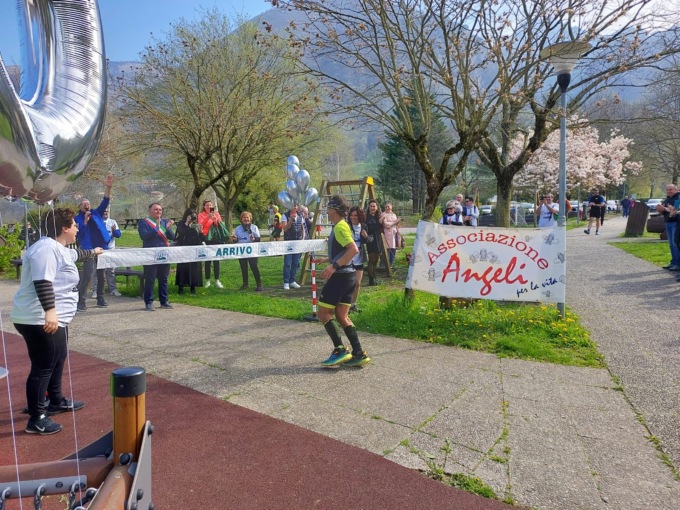 Stefano Delbarba trionfa nell’impresa: 30 volte su e giù dalla Trentapassi