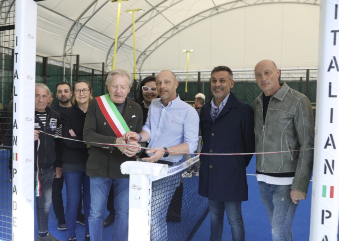 Taglio del nastro per il nuovo campo di padel di Orzinuovi