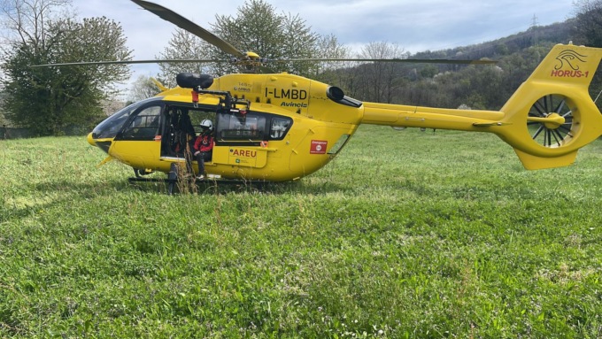 Cade sul Monte Alto e sbatte la testa, ciclista soccorso dall’eliambulanza
