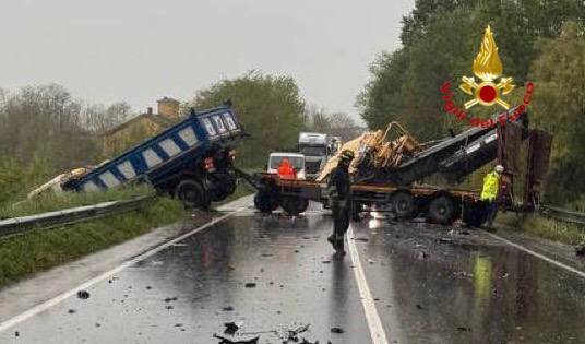 Incidente lungo l’ex SS235, un morto