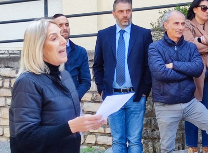 Inaugurata a Rezzato la Panchina Blu per l’Autismo