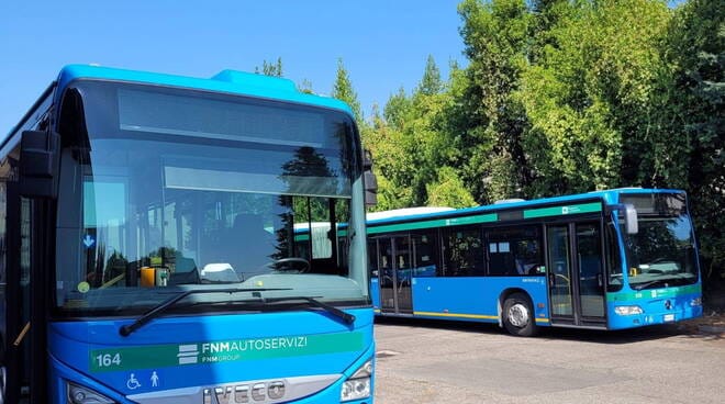 Si rifiuta di acquistare il biglietto del bus, interviene la Polizia Locale