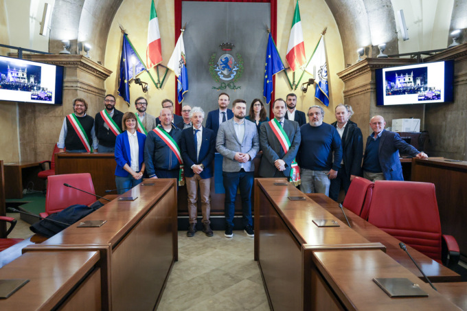 Palazzo Loggia, l’incontro in sala consiliare con il vicesindaco di Mariupol