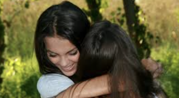 “Abbracci Gratis”:  a Gussago l’iniziativa per promuovere il contatto umano