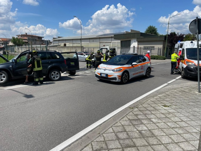 Incidente all’incrocio in zona liceo