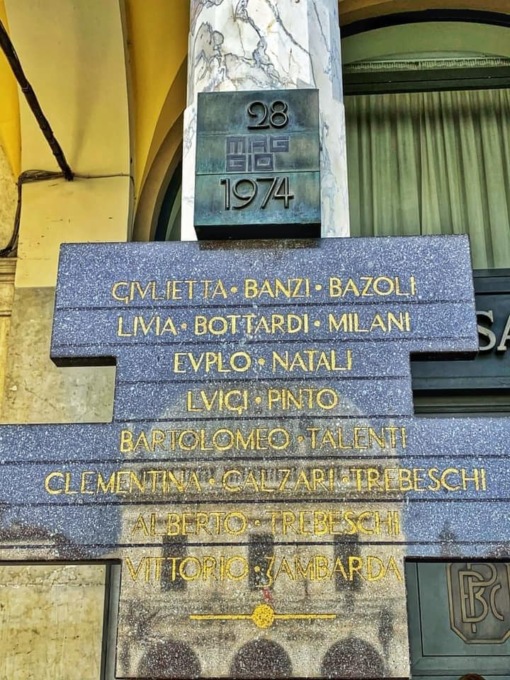 50esimo anniversario della Strage di Piazza Loggia: donati due libri alle scuole della città