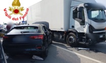 Auto contro furgone a Brescia, intervengono i Vigili del Fuoco