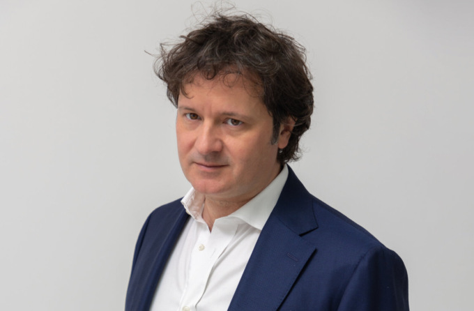 Perdita degli impianti dentali in odontoiatria