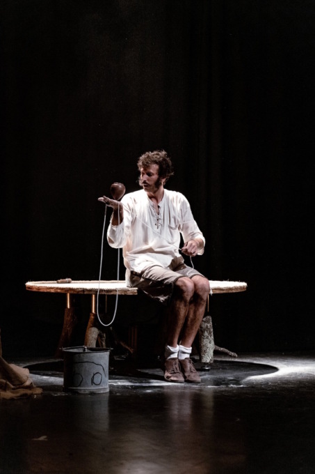 “Poi”: lo spettacolo di circo contemporaneo di Cia D’Es Tro apre Strabilio Festival