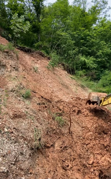 Salò, resta ancora chiusa per frana la strada a Serniga