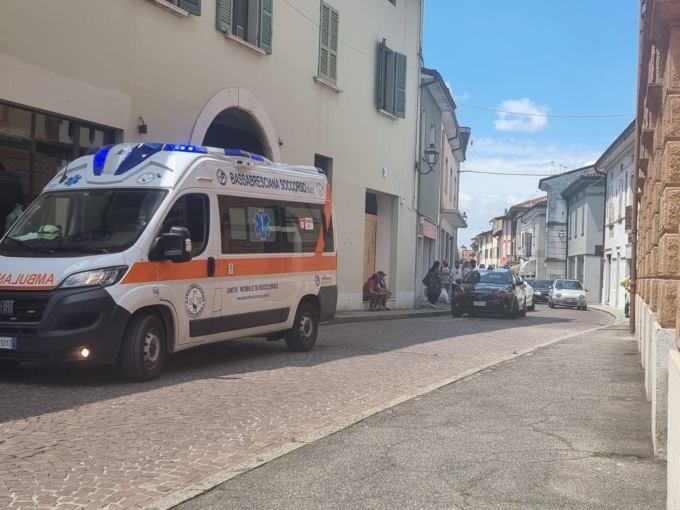 Aggredito senza motivo e pestato in pieno centro a Manerbio da due ragazzini