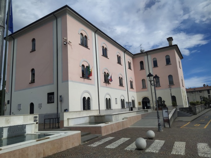 Un test antidroga per tutti i consiglieri? A Chiari si accende il dibattito