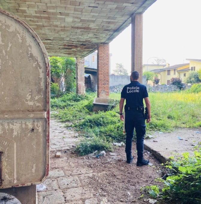 Sgombero edificio privato abbandonato: denunciate tre persone