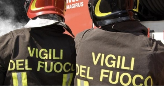 A fuoco il tetto di un’abitazione a Pozzolengo