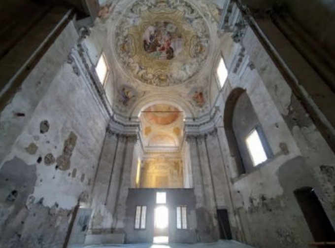 Annuncio sui social per vendere la chiesa sconsacrata