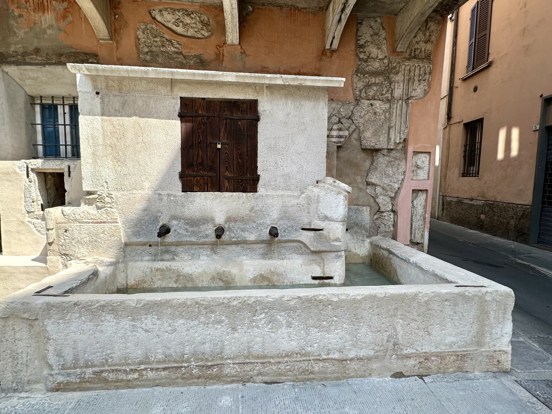 Fontana di piazzetta Labus, conclusi i lavori di restauro (1)