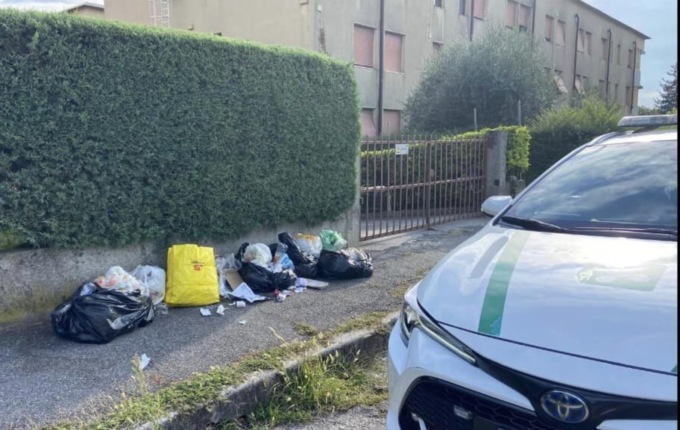 Rifiuti abbandonati a Rezzato, ne sono stati recuperati e smaltiti 450 chilogrammi