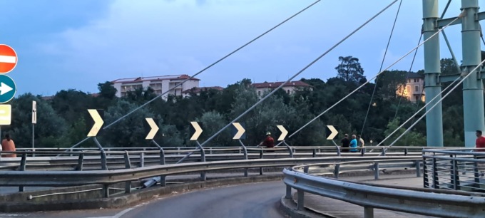 Uomo disperso nell’Oglio, pompieri in azione