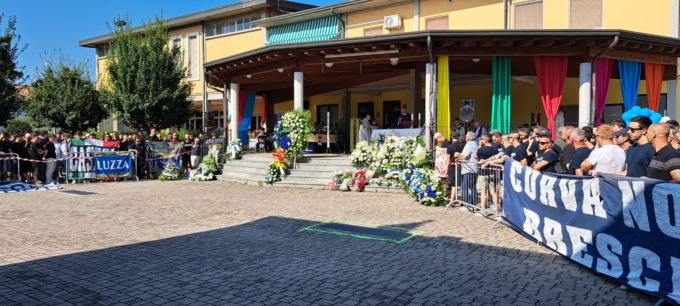 Palloncini, striscioni e la Curva Nord: l’abbraccio commosso a Michele Luzzardi