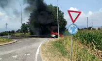 Auto in fiamme in località San Giorgio a Rovato